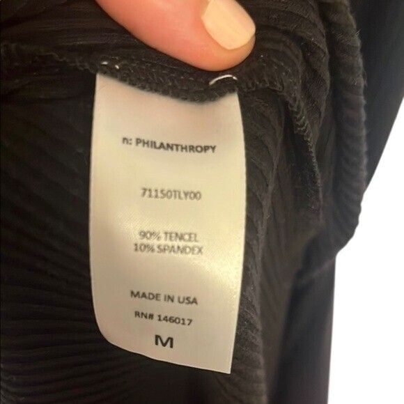 n:Philantropy Black Sleeveless Dress SZ Med NWOT Soft Fitted LBD - Picture 7 of 8